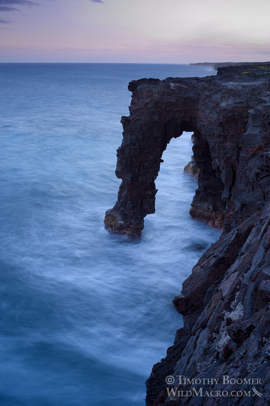 Hōlei Sea Arch and the North Pacific Ocean at dusk.  Hawai'i Volcanoes National Park, Hawaii, USA.  Stock Photo ID=SCE0202
